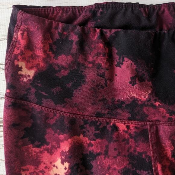 Old Navy Active Marbled Maroon and Black Print Leggings sz Large - Picture 2 of 6